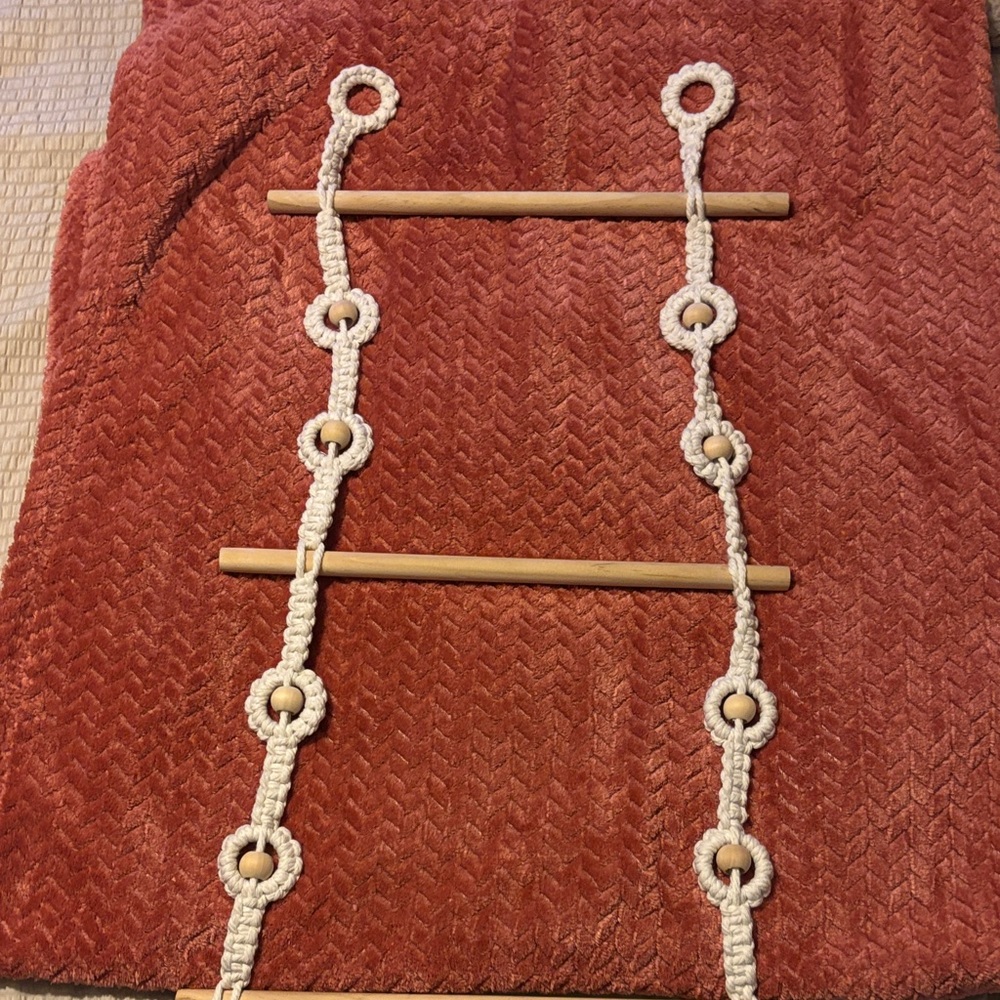 Rust Textured Blanket with Wooden Ladder Decor